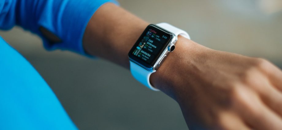 5 Ways Fitness Trackers Keep Your Fitness Goals - Newslibre