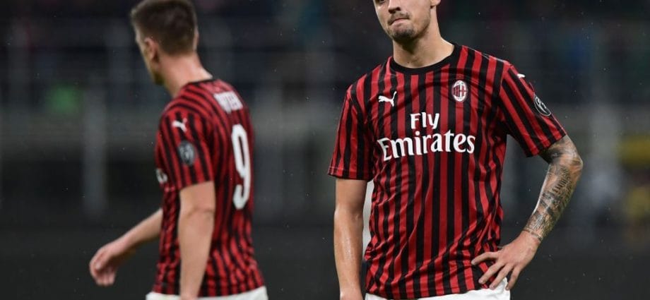 AC Milan’s Woes Continue 1 AC Milan have fallen 6 times now this season with the most recent one being a home 1-2 loss against Lazio last evenin