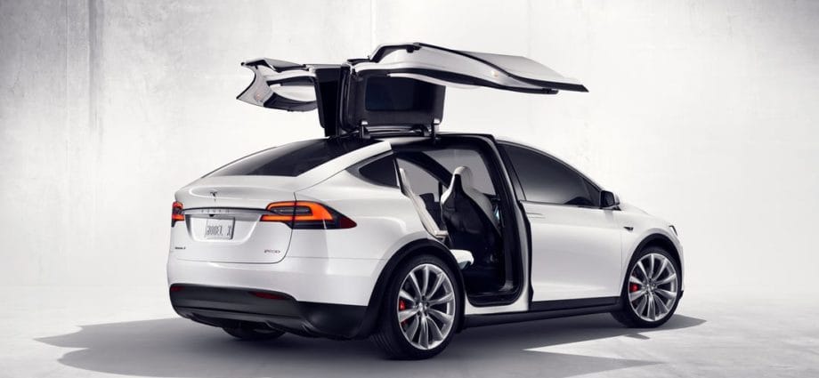 Tesla Adds Amazing Feature to All Its Cars - Newslibre