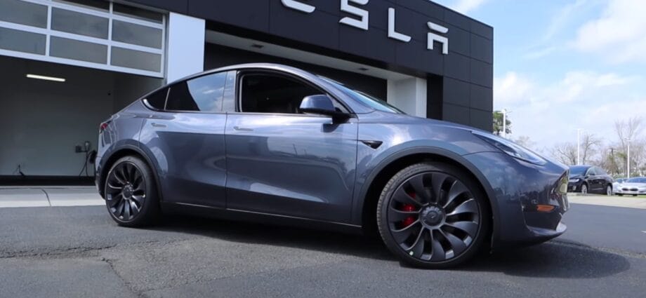 Tesla is World's Most Valuable Car Manufacturer After 4% Rise in Stock 1 Tesla is World's Most Valuable Car Manufacturer After 4% Rise in Stock - Newslibre