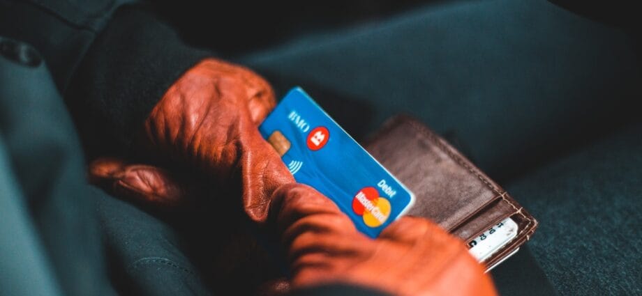 Uganda Bankers Association Calls for No Extra Charges on Electronic Card Payment - Newslibre