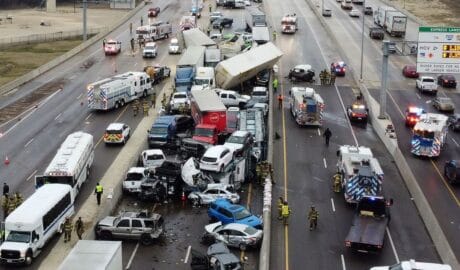Texas Crash Involving More Than 100 Vehicles Kills 6 People - Newslibre