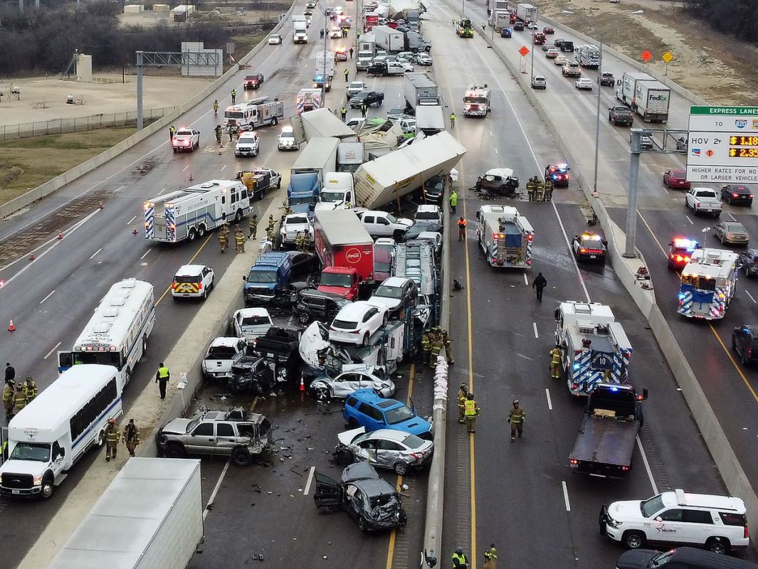 Six people were killed in an accident that involved more than 100 vehicles ...