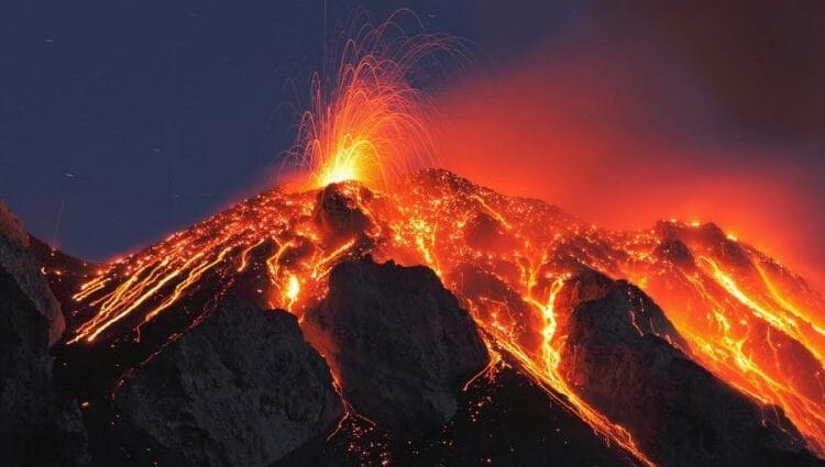 Thousands Left Homeless after Mt Nyiragongo Erupts in DR Congo - Newslibre