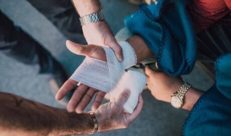 5 Important Steps to Take When Your Employee Gets Injured On the Job - Newslibre