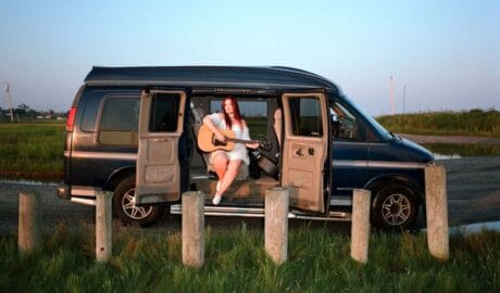 Country Star The Belle Curves Unveils New Single "Check Engine Light" - Newslibre