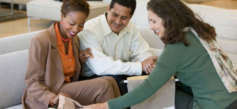 4 Essential Qualities for Becoming a Successful Salesperson - Newslibre