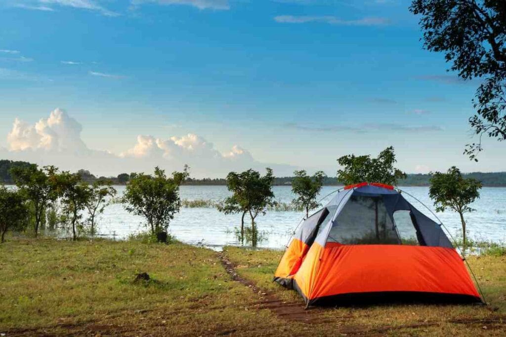 5 Items You Will Need When Camping Near A Lake - Newslibre