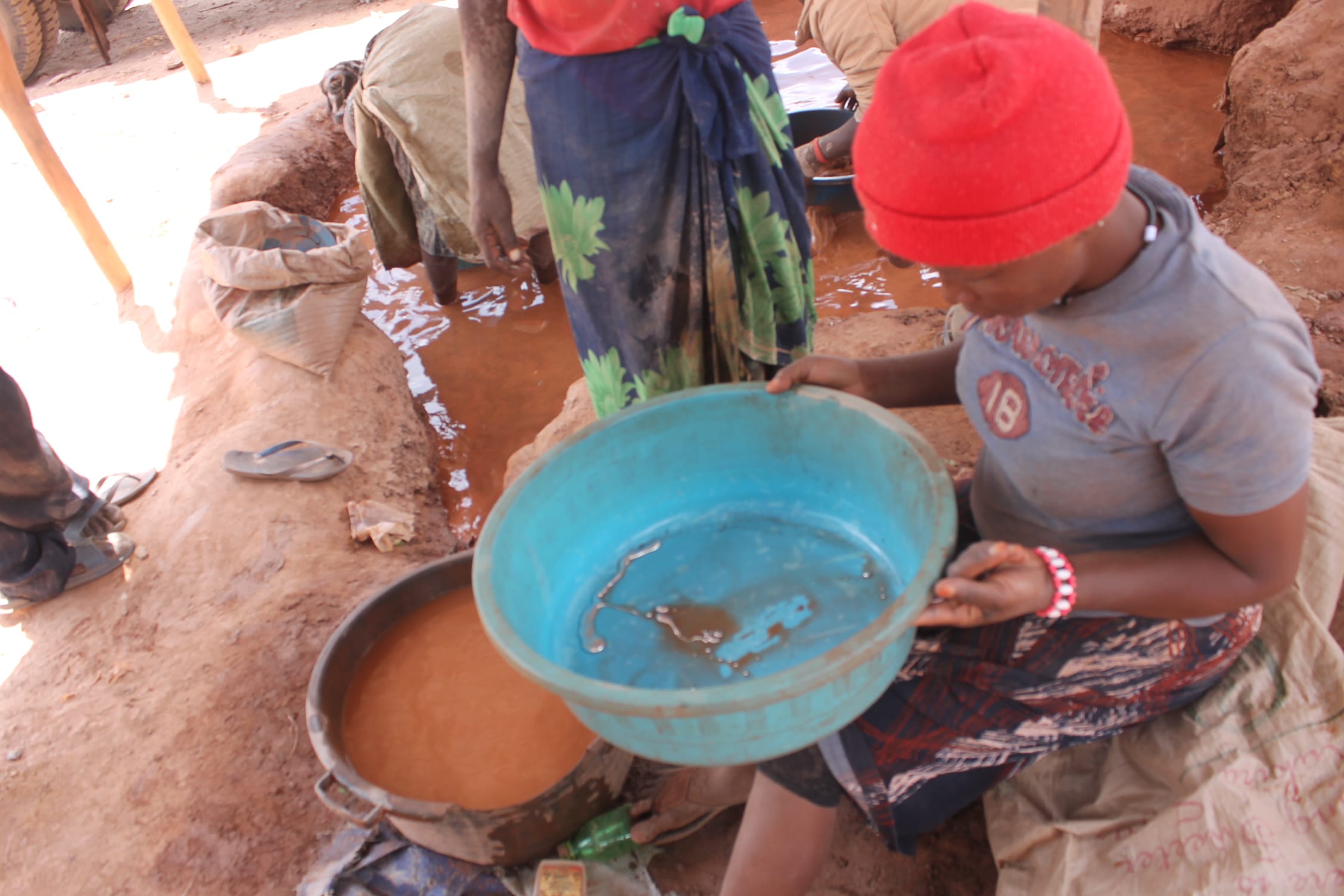 Uganda Kicks-Off Project to Reduce Mercury Use in Artisanal and Small-Scale Gold Mining - Newslibre