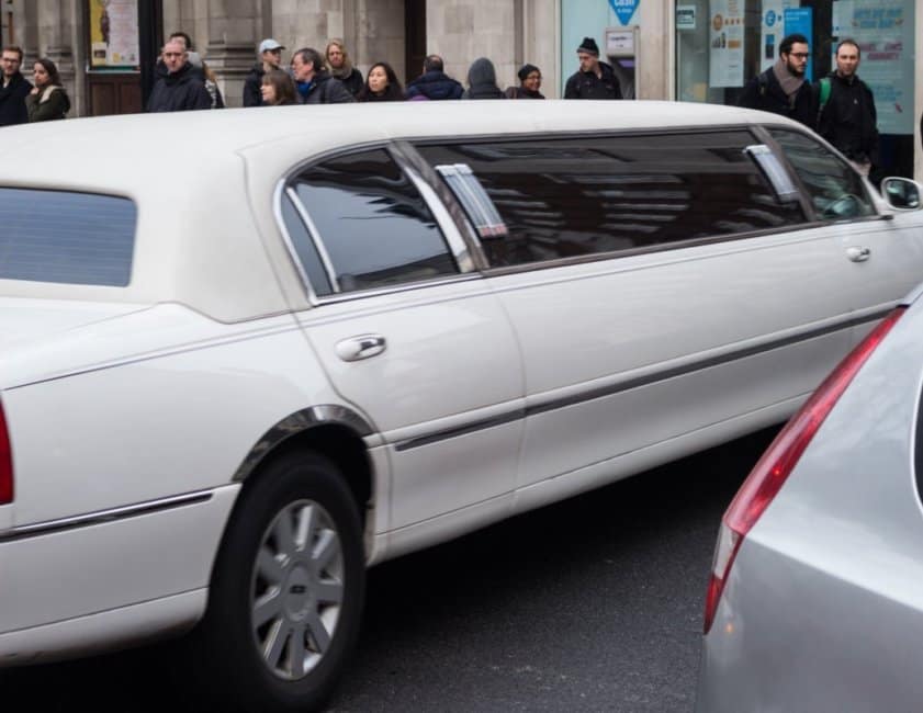 5 Interesting Reasons Why People Love Renting Out Limos - Newslibre