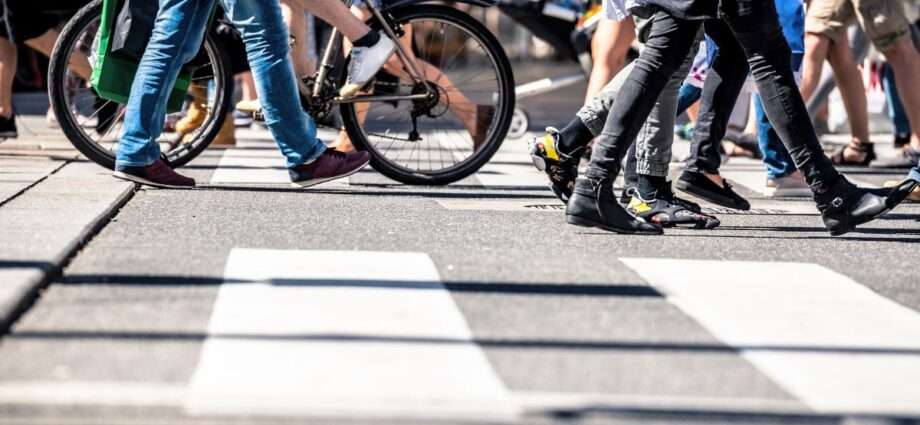 5 Ways To Make a Large City More Pedestrian Friendly - Newslibre