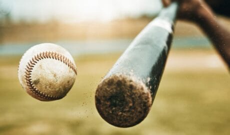 How To Reduce the Hand Stings After Hitting a Baseball - Newslibre