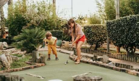 4 Ways To Get Your Kids Interested in Golf