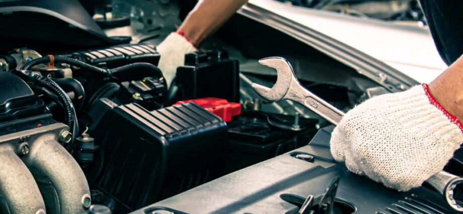 How to Save Money by Doing Your Own Car Repairs - Newslibre