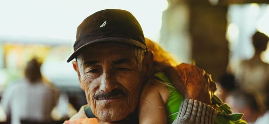 How to Talk to Your Grandchild if You Suspect Parental Neglect - Newslibre