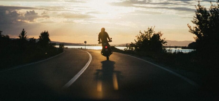 The Motorcyclists Guide for Beginners - Newslibre