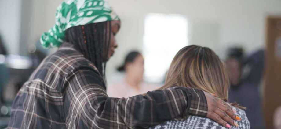 4 Signs of an Eating Disorder and How to Help - Newslibre