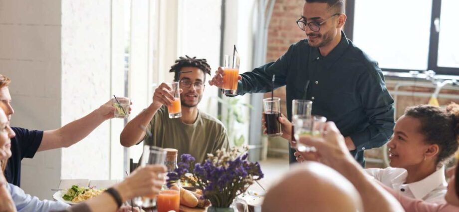 5 Great Dinner Party Ideas You Haven't Tried Out Yet - Newslibre