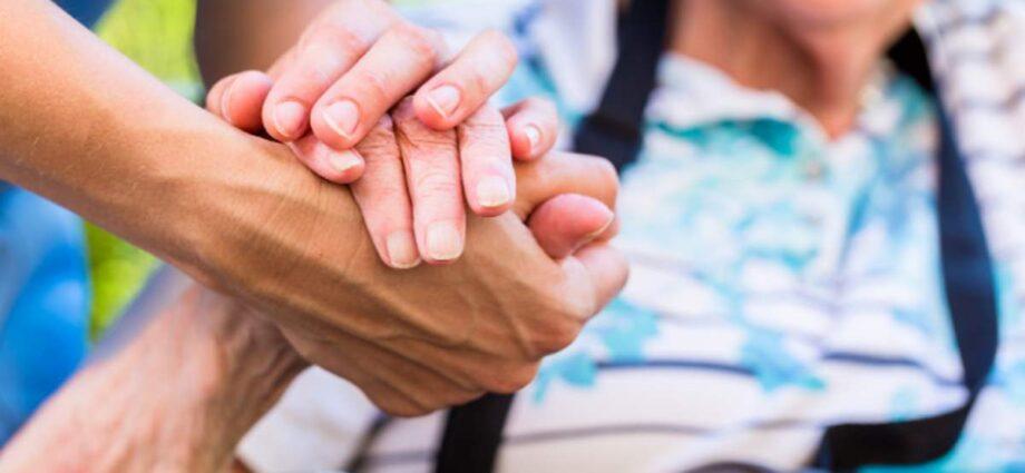 4 Things You Can't Overlook When Searching for a Caregiver - Newslibre