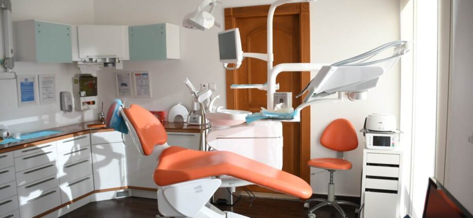 5 Things Dentists Do to Make Your Visit More Comfortable - Newslibre