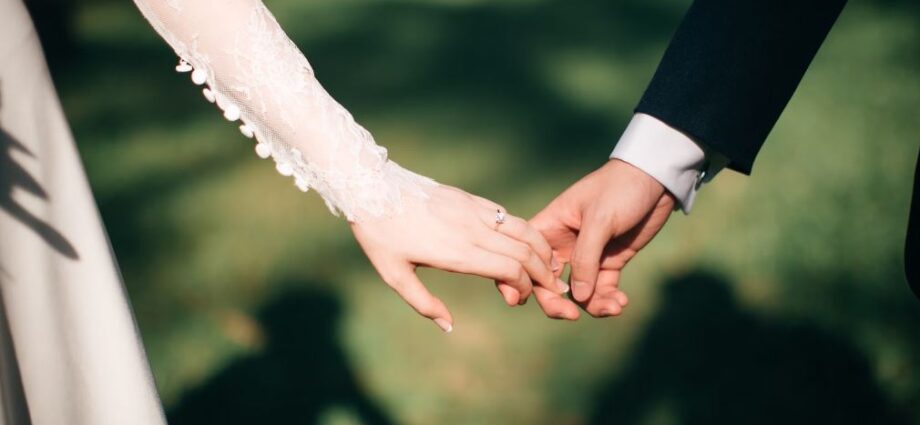 How to Plan an Intimate, Yet Impressive Wedding on a Budget - Newslibre