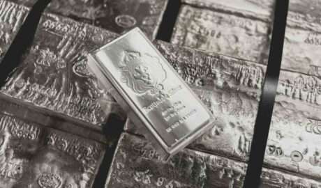 Investing in Silver: A Simple Guide to Weighing the Risks and Rewards - Newslibre