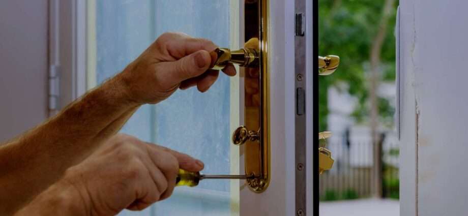 What to Do About That Annoying Sticky Lock In Your Home - Newslibre