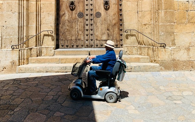 Selecting the Right Mobility Scooter: 6 Things You Need to Know - Newslibre