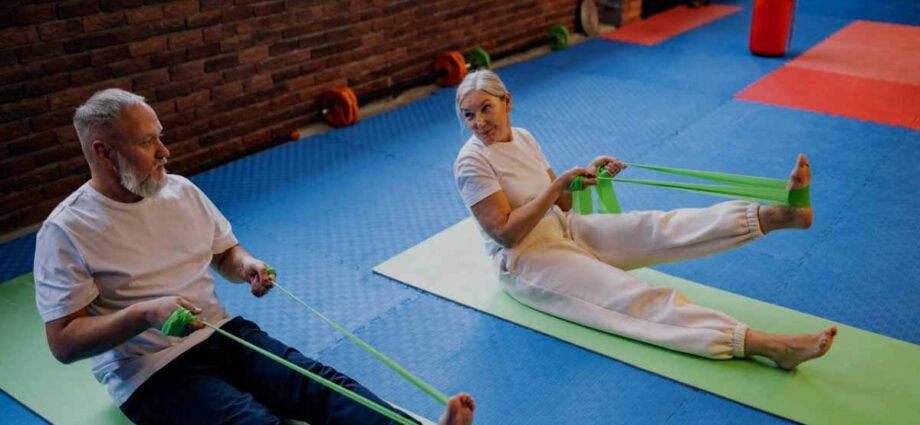 How to Improve Your Body’s Mobility as You Get Older - Newslibre