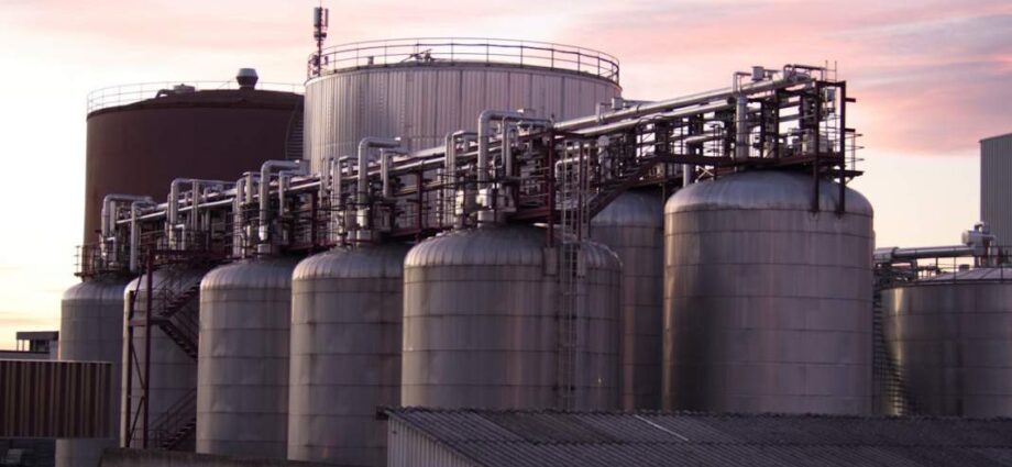 Stainless steel storage tanks with stainless pipes and tank linings.