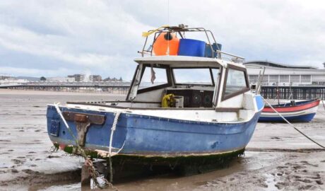 10 Things to Check Before Buying a Used Boat - Newslibre